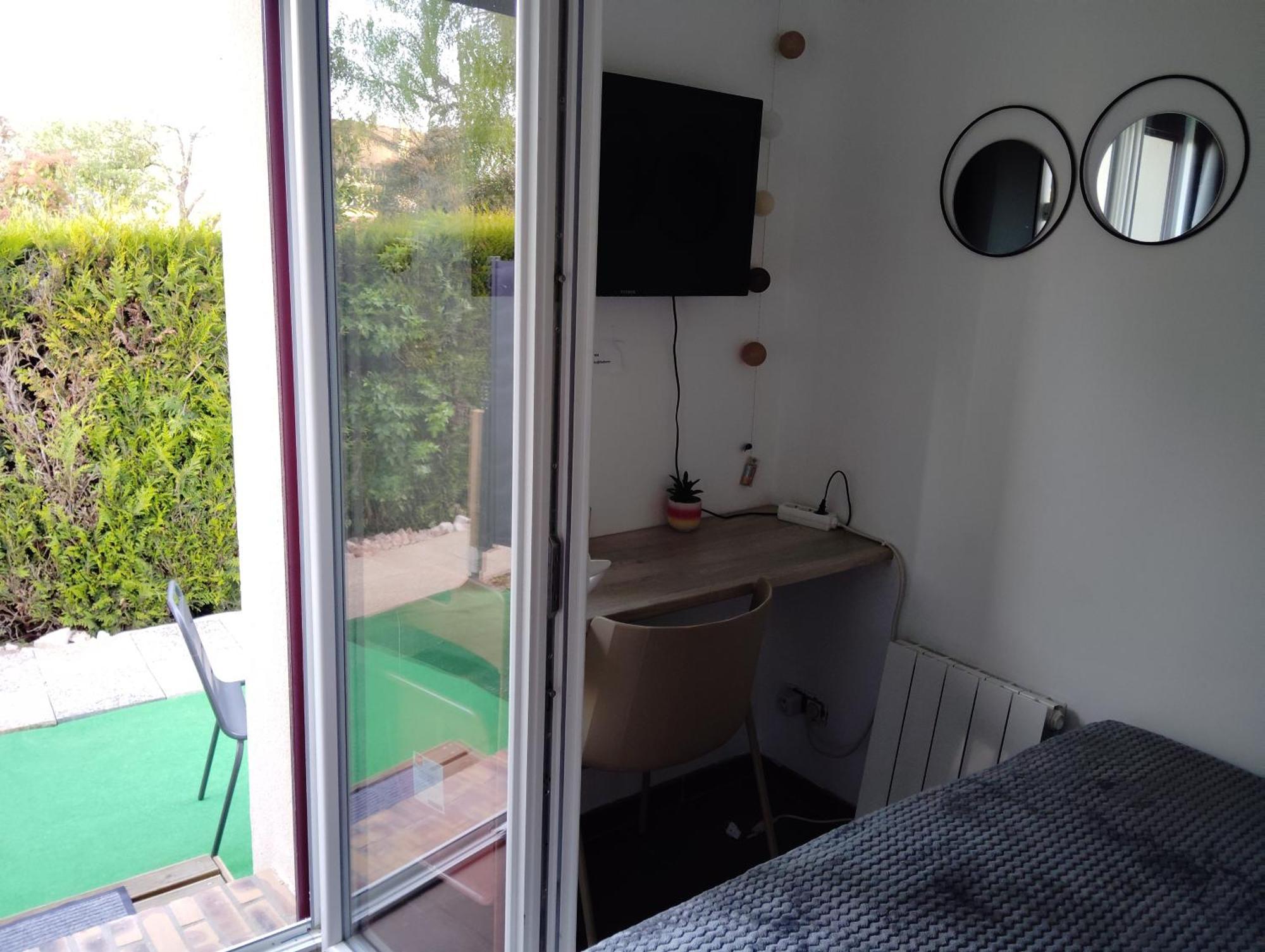 Cosy Sans Vis-a-vis